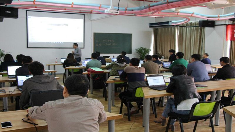 技能培训与学历教育：职场进阶的双轨并行之路